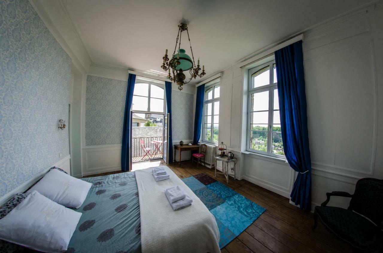 Hotel Particulier Le Mercier De Montigny -Une Nuit Sur Les Remparts- Fougeres Exterior photo